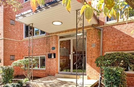 The brick exterior of Del Ray Bellefonte, apartments in del ray alexandria va.